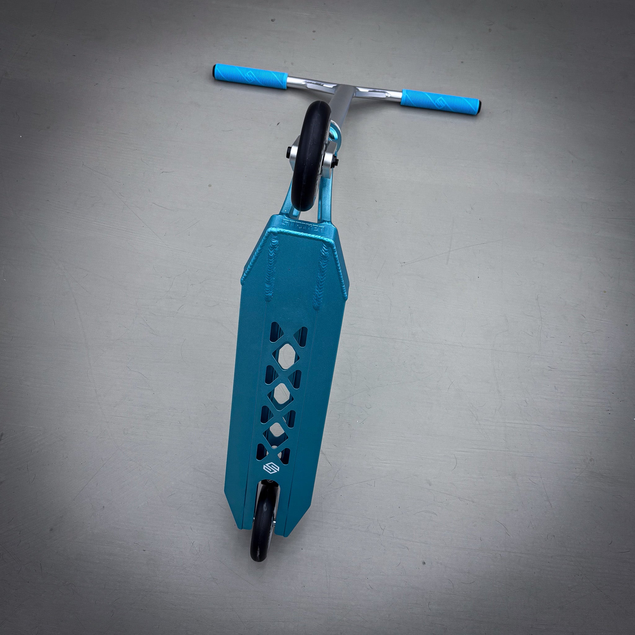 Striker Aether Teal/Silver Custom Build - Teal/Silver-ScootWorld.dk