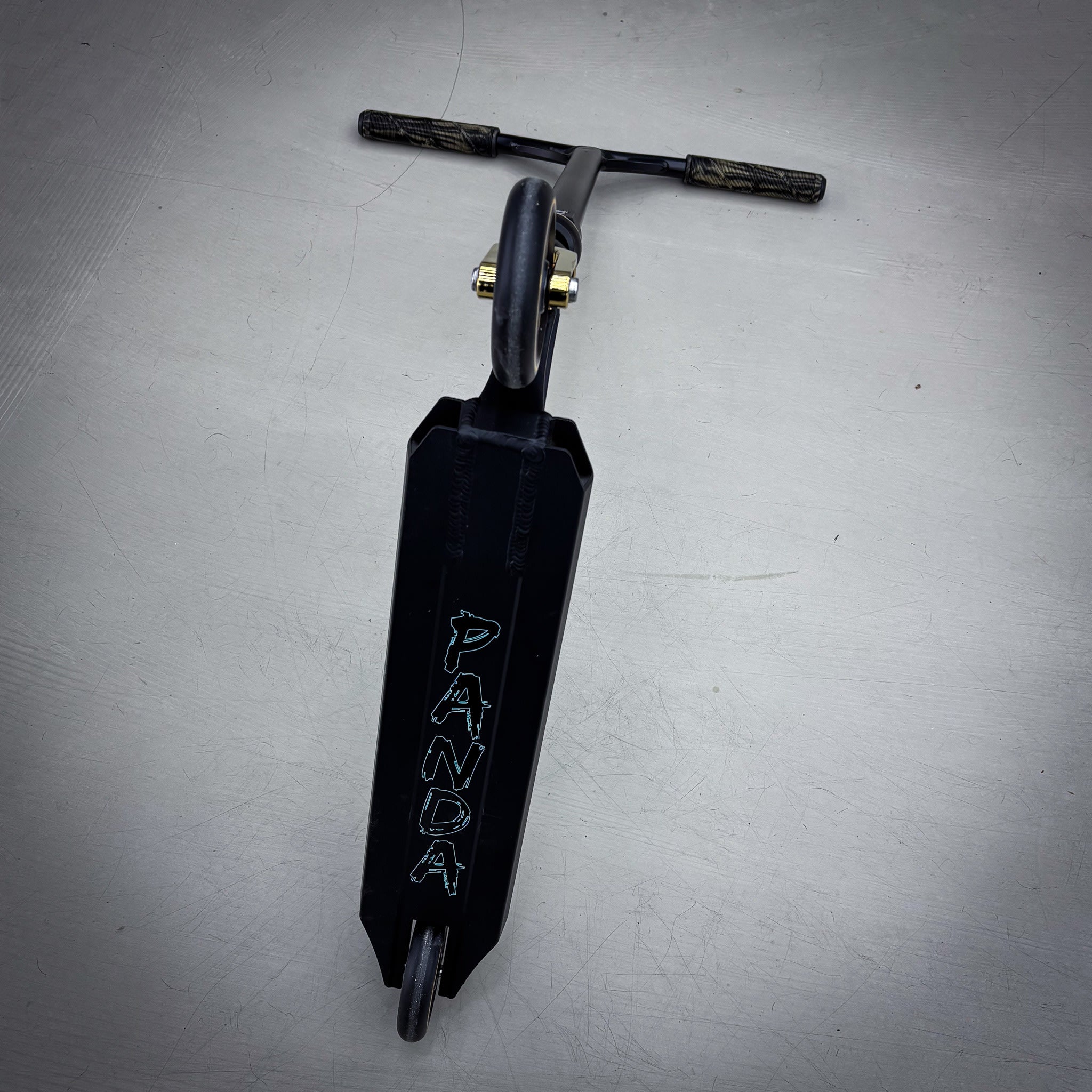 Striker Panda Freestyle Custom Build - Black/Gold/Yellow-ScootWorld.dk