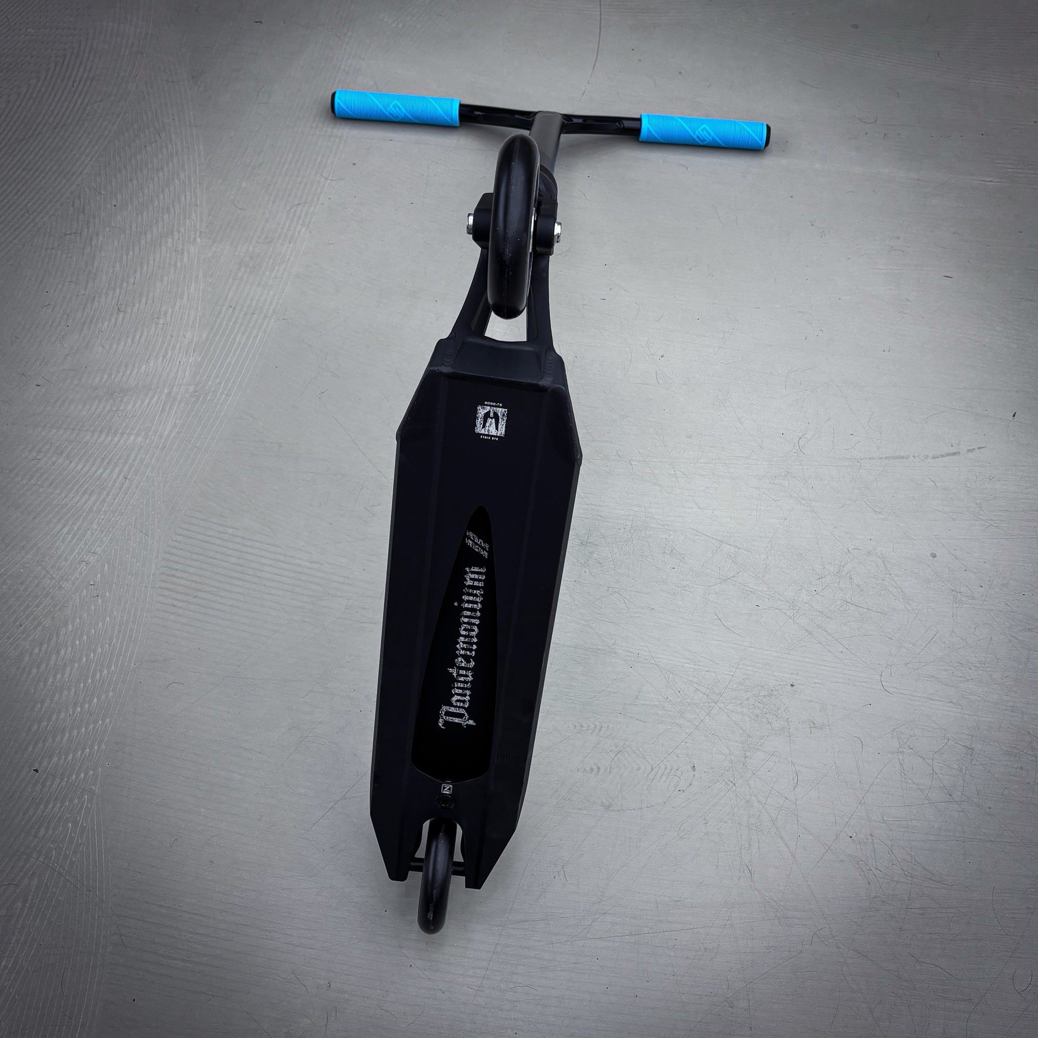 Striker Ethic Pandemonium Custom Build - Black/Teal-ScootWorld.dk