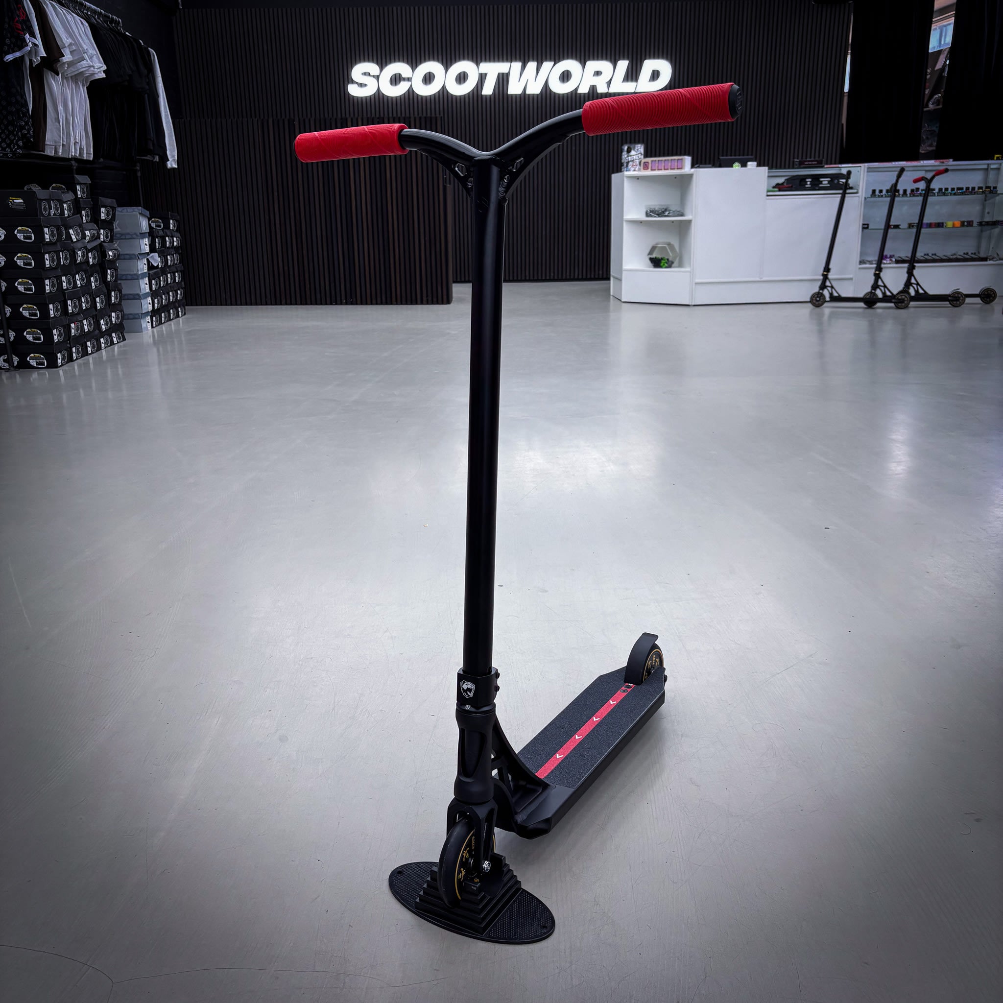 Striker Panda Custom Build - Black/Red-ScootWorld.dk