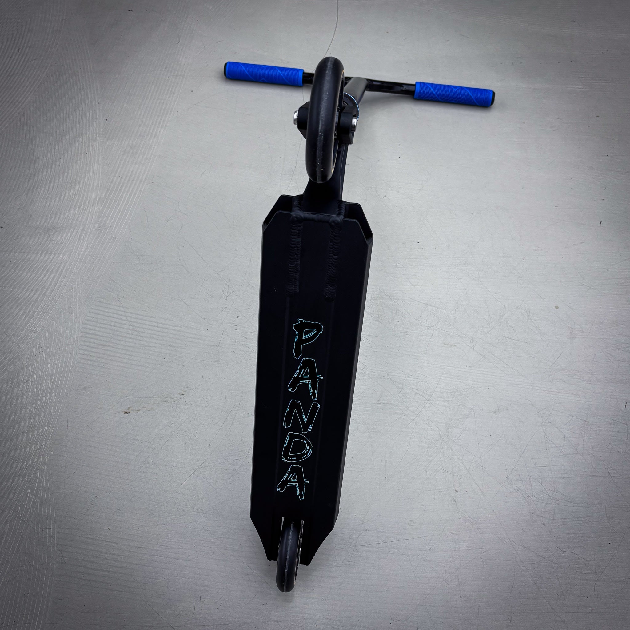 Striker Panda Custom Build - Black/Blue-ScootWorld.dk
