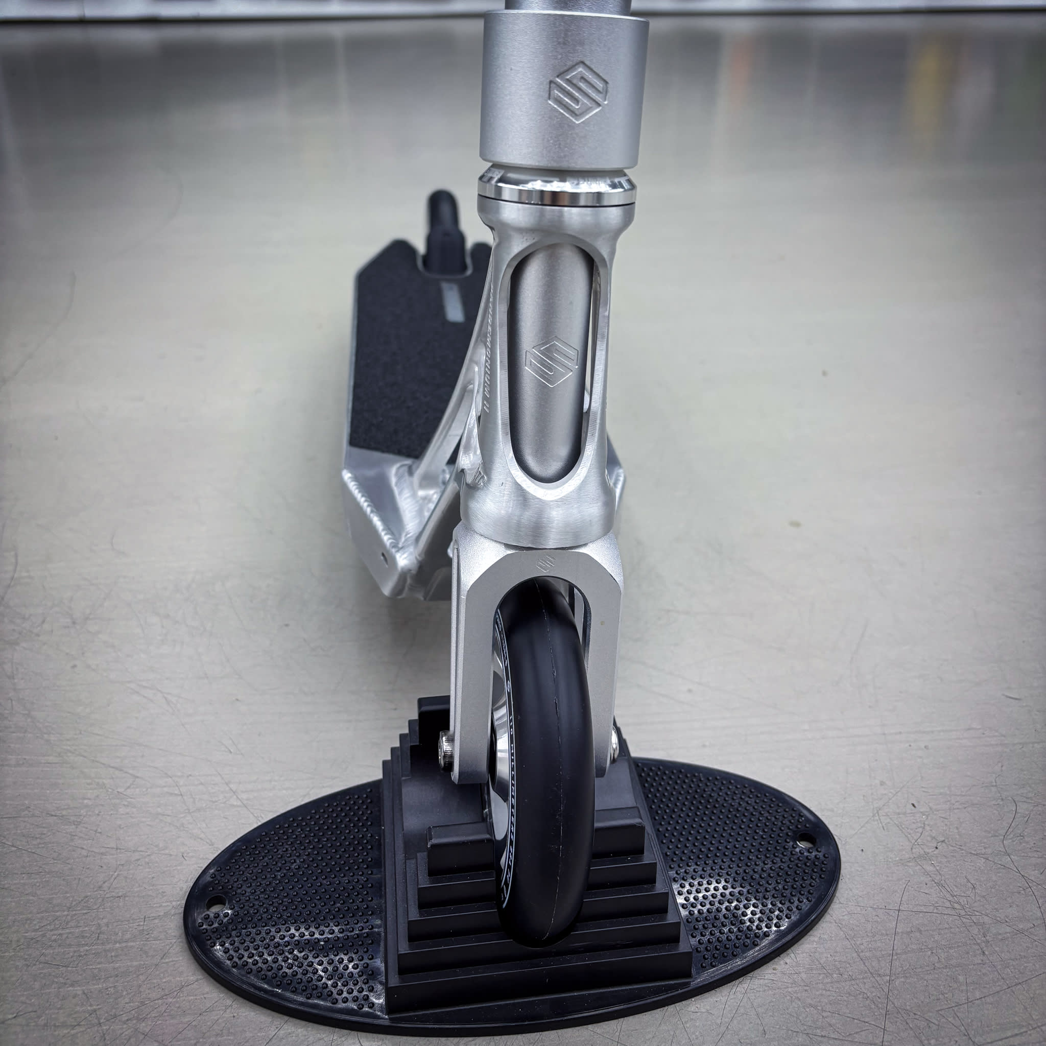 Striker Ethic Silver Custom Build - Silver-ScootWorld.dk