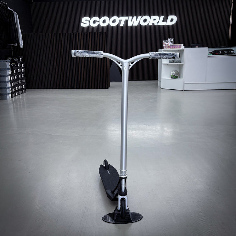 Striker Pande Black/Silver Custom Build - Black/Silver-ScootWorld.dk