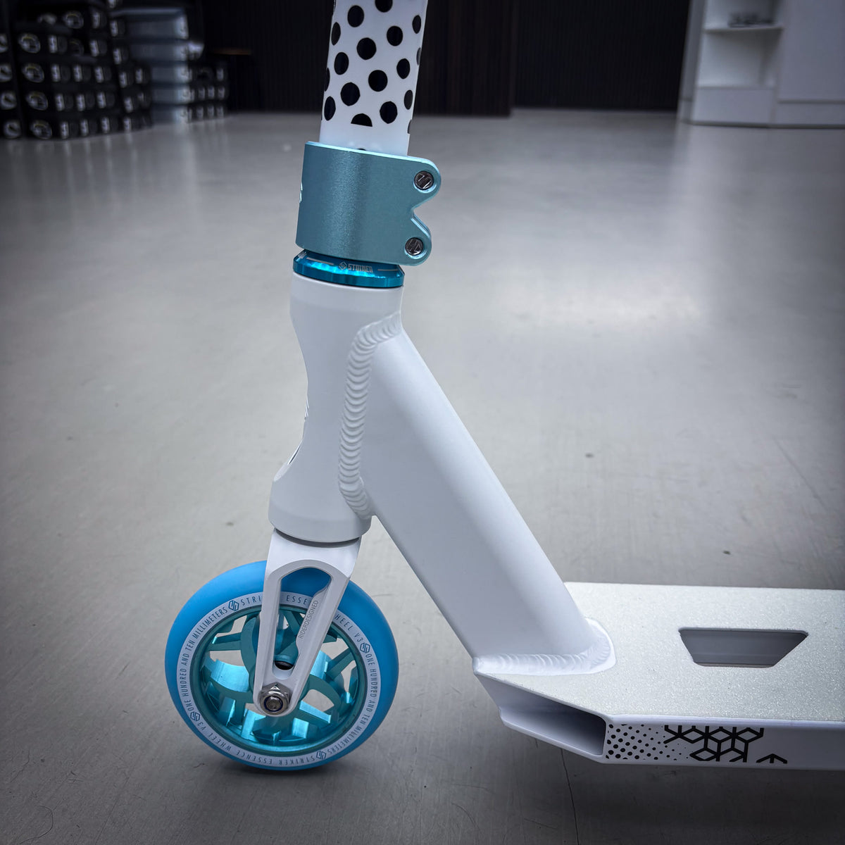 Striker Lux V2 White/Teal Custom Scooter - White/Teal