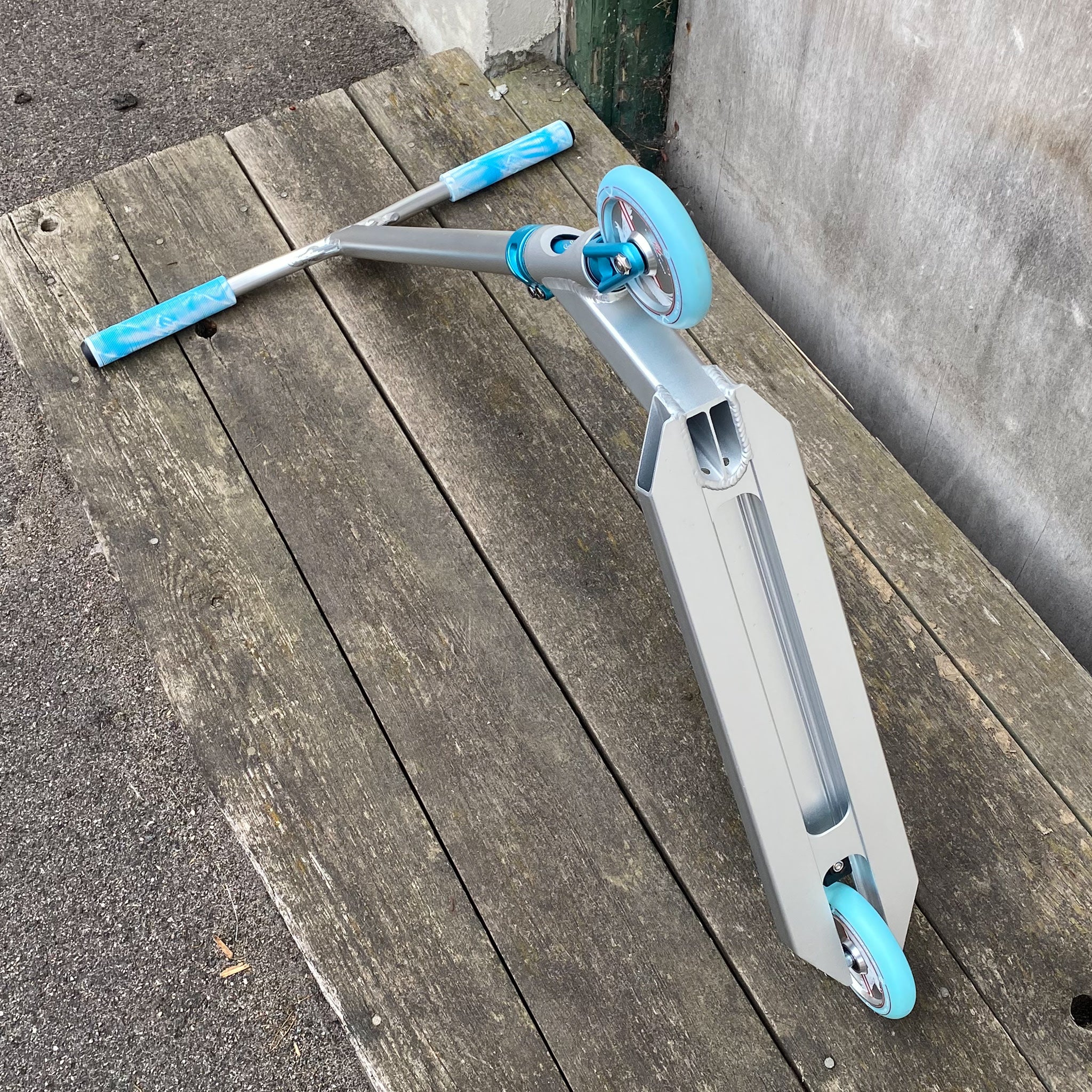 Striker Silver/Teal Custom Build - Silver/Teal-ScootWorld.dk