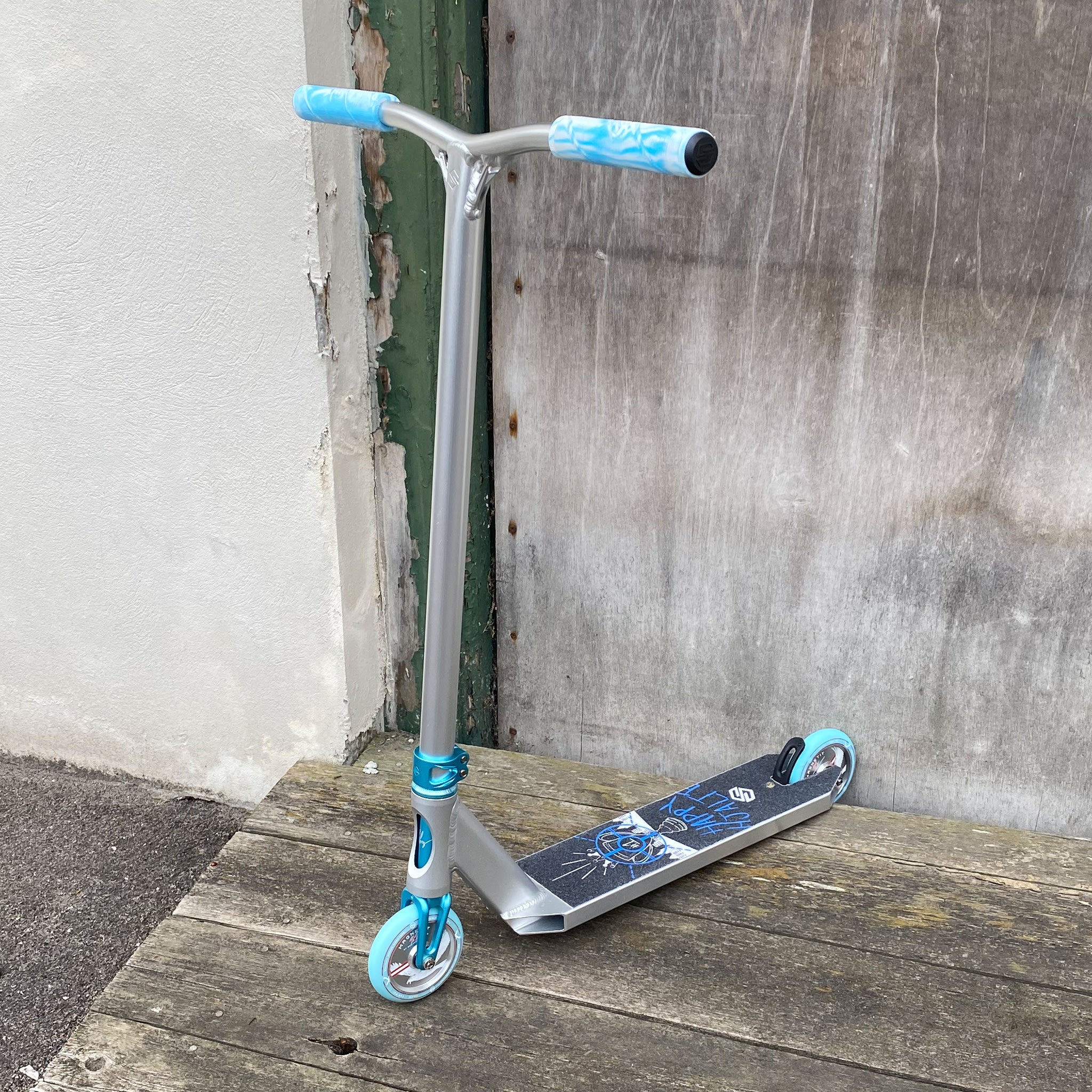 Striker Silver/Teal Custom Build - Silver/Teal-ScootWorld.dk